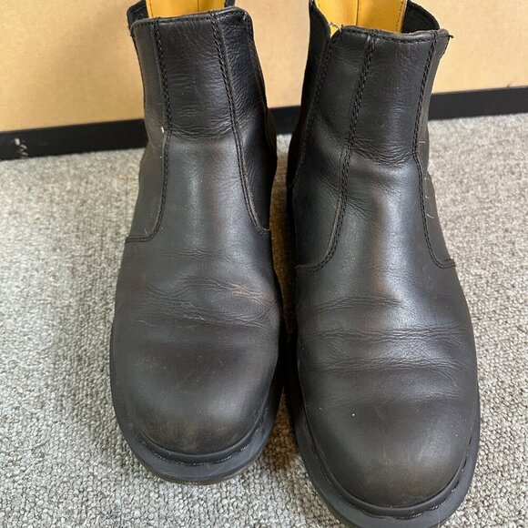 Dr. Martens 2976 Chelsea Boot in Black Matte Leather Size Men's 9 / Women's 10 - Picture 2 of 7